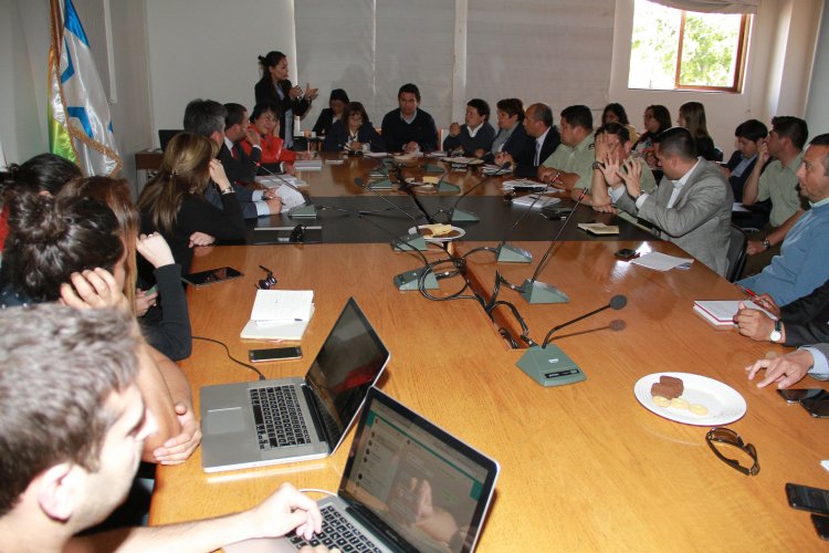 PRESIDENCIA PREPARA LA FIESTA DE NAVIDAD EN COQUIMBO CON EL INTENDENTE CLAUDIO IBÁÑEZ A CARGO DE LA COORDINACIÓN