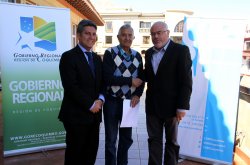 GOBIERNO REGIONAL ENTREGA RECURSOS A LOS GANADORES DEL PRIMER FONDO EDITORIAL BINACIONAL