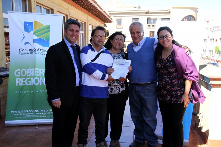 GOBIERNO REGIONAL ENTREGA RECURSOS A LOS GANADORES DEL PRIMER FONDO EDITORIAL BINACIONAL