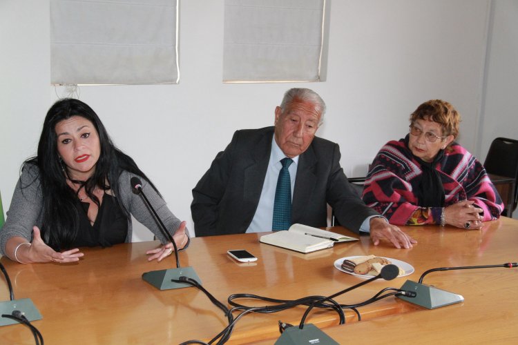 ADULTOS MAYORES ENTREGAN FIRMAN PARA LOGRAR REBAJA EN LAS TARIFAS DEL TRANSPORTE PÚBLICO