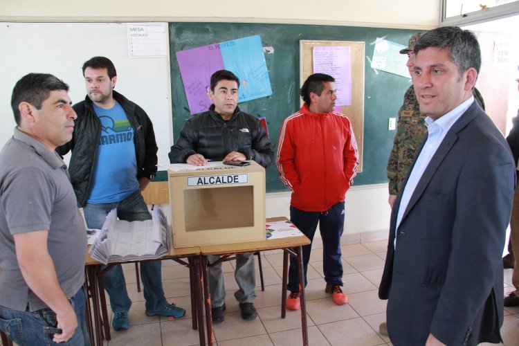 CON UNA RÁPIDA CONSTITUCIÓN DE MESAS PARTIERON ELECCIONES MUNICIPALES 2016 EN LA REGIÓN DE COQUIMBO