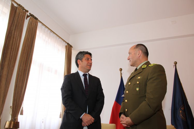 INTENDENTE IBÁÑEZ RECIBE A NUEVO GENERAL JEFE DE CUARTA ZONA DE CARABINEROS
