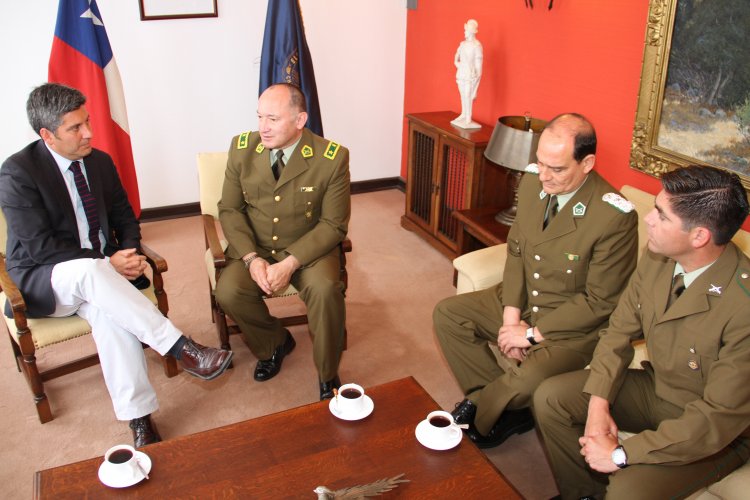 INTENDENTE IBÁÑEZ RECIBE A NUEVO GENERAL JEFE DE CUARTA ZONA DE CARABINEROS