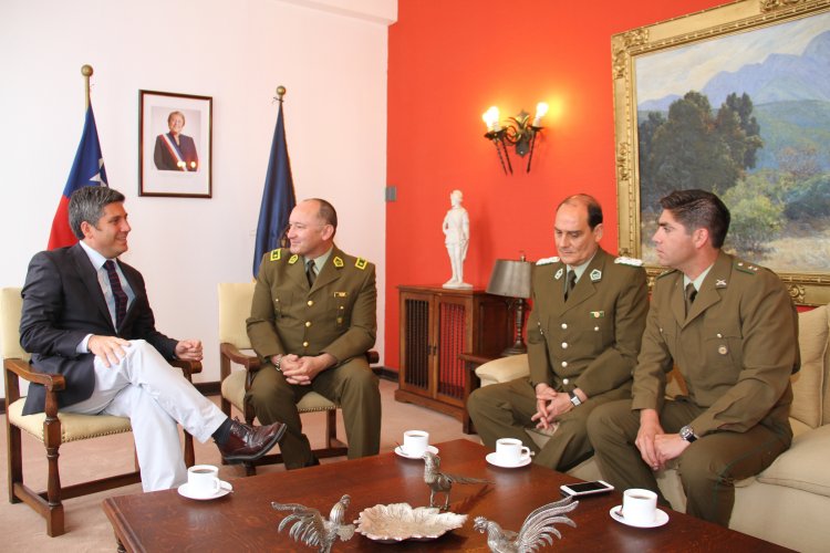 INTENDENTE IBÁÑEZ RECIBE A NUEVO GENERAL JEFE DE CUARTA ZONA DE CARABINEROS