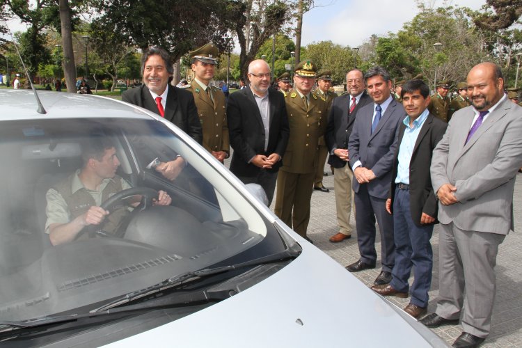 GOBIERNO REGIONAL HACE ENTREGA DE TRES NUEVOS VEHÍCULOS PARA REFORZAR LA LABOR DE CARABINEROS