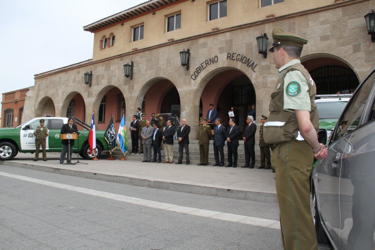 GOBIERNO REGIONAL HACE ENTREGA DE TRES NUEVOS VEHÍCULOS PARA REFORZAR LA LABOR DE CARABINEROS