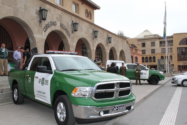 GOBIERNO REGIONAL HACE ENTREGA DE TRES NUEVOS VEHÍCULOS PARA REFORZAR LA LABOR DE CARABINEROS
