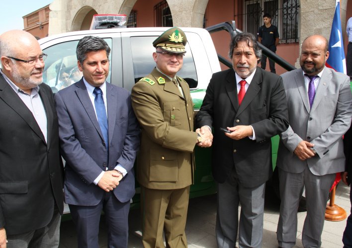 GOBIERNO REGIONAL HACE ENTREGA DE TRES NUEVOS VEHÍCULOS PARA REFORZAR LA LABOR DE CARABINEROS