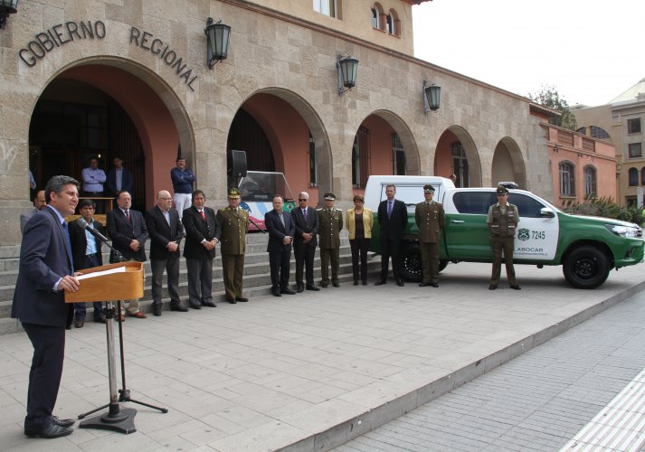 GOBIERNO REGIONAL HACE ENTREGA DE TRES NUEVOS VEHÍCULOS PARA REFORZAR LA LABOR DE CARABINEROS