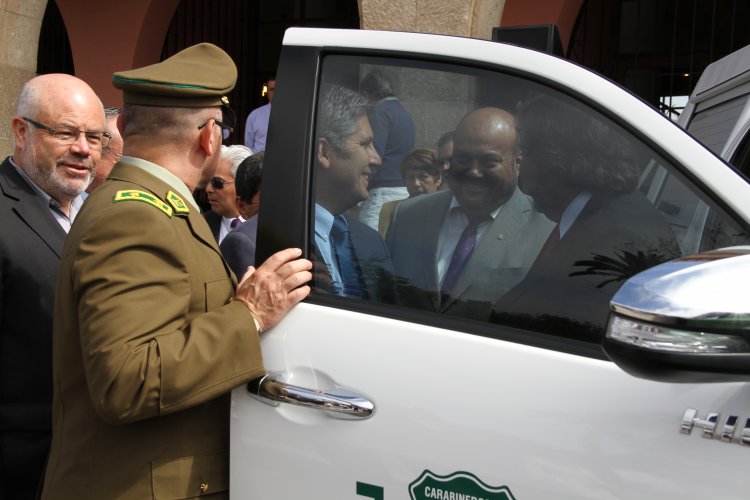 GOBIERNO REGIONAL HACE ENTREGA DE TRES NUEVOS VEHÍCULOS PARA REFORZAR LA LABOR DE CARABINEROS
