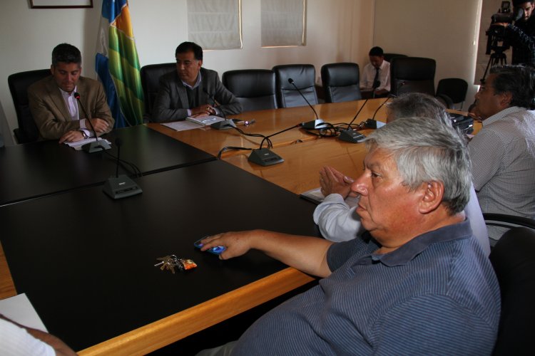 GREMIOS DE COLECTIVOS CELEBRAN ANUNCIO DE SEGUNDO LLAMADO PARA CONCURSO 