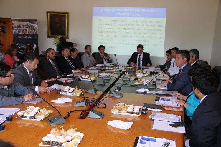 INTENDENTE IBÁÑEZ CONFORMA CONSEJO REGIONAL DE INNOVACIÓN Y COMPETITIVIDAD