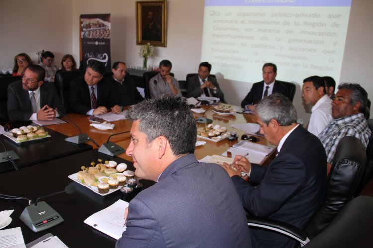 INTENDENTE IBÁÑEZ CONFORMA CONSEJO REGIONAL DE INNOVACIÓN Y COMPETITIVIDAD