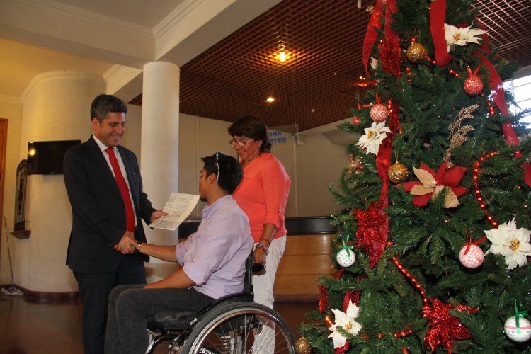 GOBIERNO REGIONAL APOYA A JOVEN DEPORTISTA PARA REPRESENTAR A CHILE Y LA REGIÓN DE COQUIMBO EN MUNDIAL DE SURF ADAPTADO