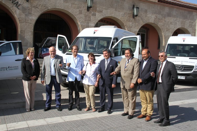 GOBIERNO REGIONAL CUMPLE COMPROMISO Y TRASPASA OFICIALMENTE 5 VEHÍCULOS A FUNDACIÓN TELETÓN