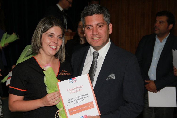 ENTREGAN MÁS DE $905 MILLONES PARA APOYAR A EMPRENDEDORES Y MICROEMPRESARIOS DE LA REGIÓN