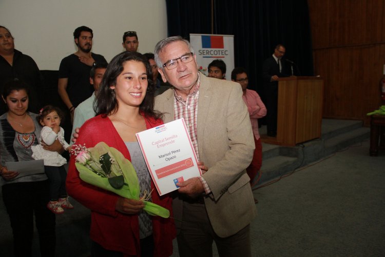 ENTREGAN MÁS DE $905 MILLONES PARA APOYAR A EMPRENDEDORES Y MICROEMPRESARIOS DE LA REGIÓN