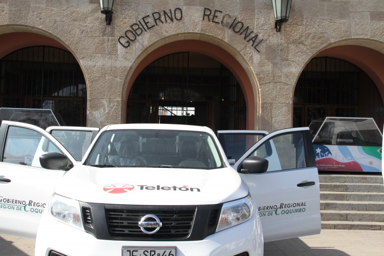 GOBIERNO REGIONAL CUMPLE COMPROMISO Y TRASPASA OFICIALMENTE 5 VEHÍCULOS A FUNDACIÓN TELETÓN