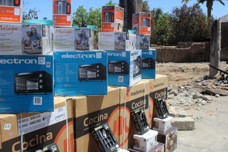 INTENDENTE REALIZA SIGNIFICATIVO APORTE A AFECTADOS POR GRAVE INCENDIO DE VICUÑA