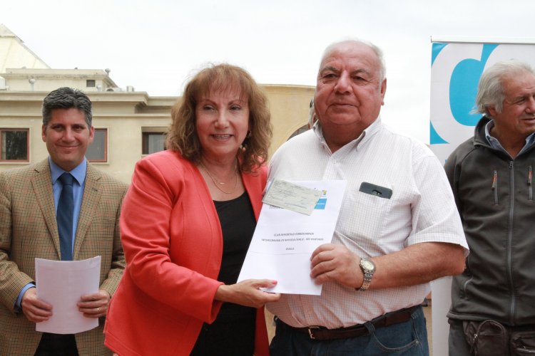 GOBIERNO REGIONAL ENTREGA FONDOS CONCURSABLES PARA INCENTIVAR ACTIVIDADES DEPORTIVAS DE VERANO