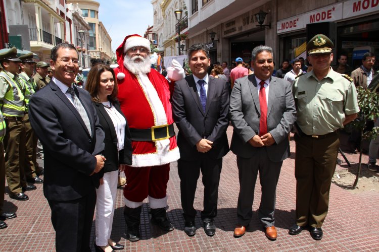 GOBIERNO Y POLICÍAS INICIAN PLAN PARA TENER UNA NAVIDAD SEGURA