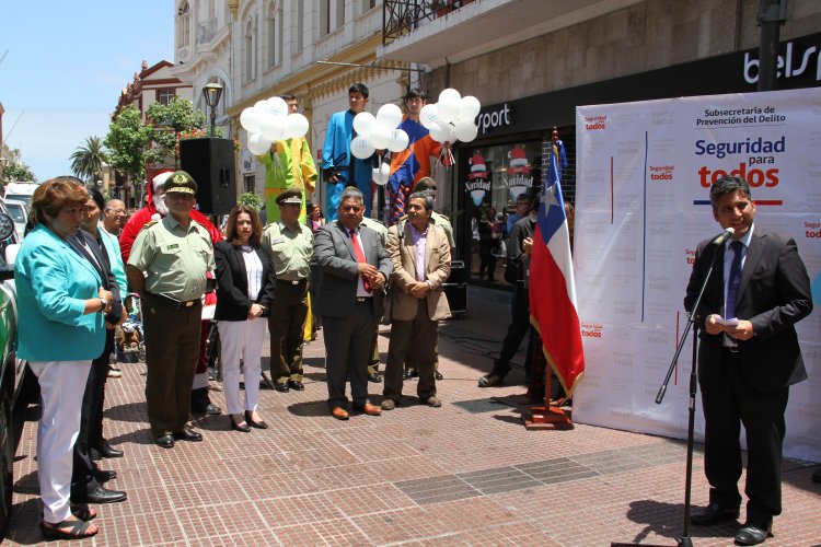 GOBIERNO Y POLICÍAS INICIAN PLAN PARA TENER UNA NAVIDAD SEGURA