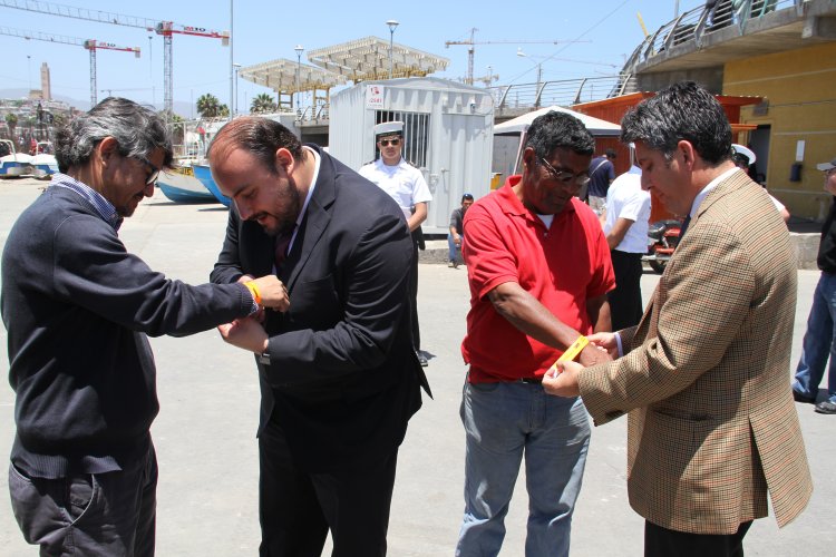 CONTINÚA ENTREGA DE PULSERAS POR FIESTA DE NAVIDAD EN COQUIMBO