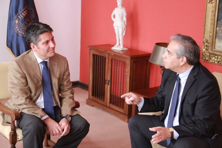 INTENDENTE IBÁÑEZ Y AGREGADO COMERCIAL DE CHILE EN COREA ANALIZAN ATRACCIÓN DE INVERSIONES Y LOCACIONES FÍLMICAS