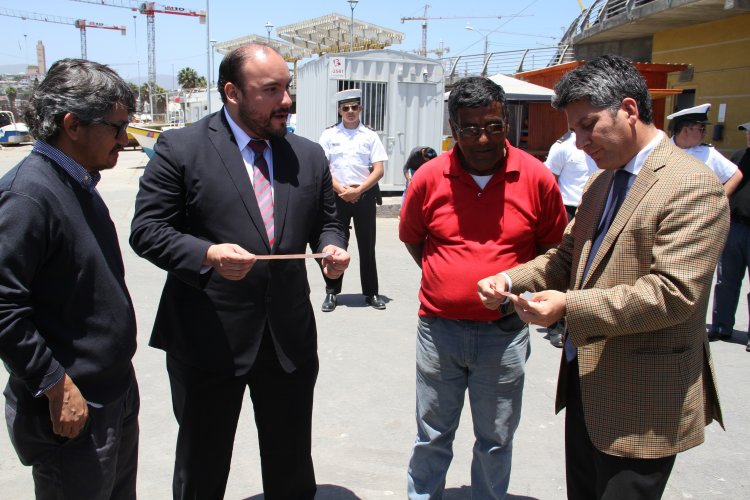 CONTINÚA ENTREGA DE PULSERAS POR FIESTA DE NAVIDAD EN COQUIMBO