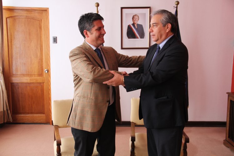 INTENDENTE IBÁÑEZ Y AGREGADO COMERCIAL DE CHILE EN COREA ANALIZAN ATRACCIÓN DE INVERSIONES Y LOCACIONES FÍLMICAS