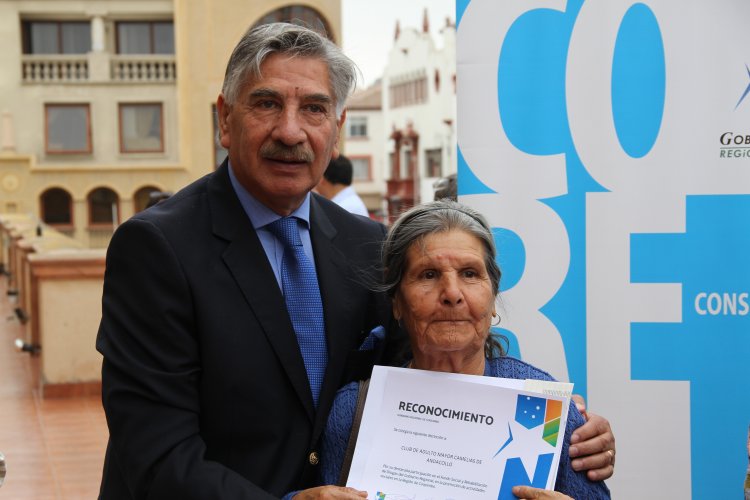 ADULTOS MAYORES FUERON LOS FELICES GANADORES DEL FONDO SOCIAL 2016 DEL GOBIERNO REGIONAL