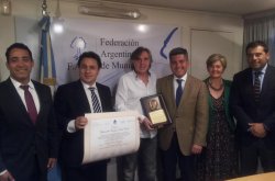 LA FAM DISTINGUIÓ AL INTENDENTE CHILENO CLAUDIO IBAÑEZ GONZÁLEZ