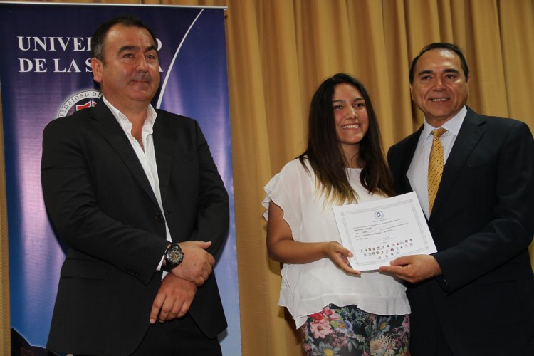 RECONOCEN ESFUERZO DE ESTUDIANTES PARA ALCANZAR PUNTAJES NACIONALES EN PSU