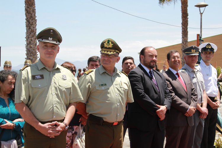 INTENDENTE IBÁÑEZ RECIBE A DOTACIÓN DE CARABINEROS QUE REFORZARÁ SEGURIDAD DURANTE EL VERANO 2017