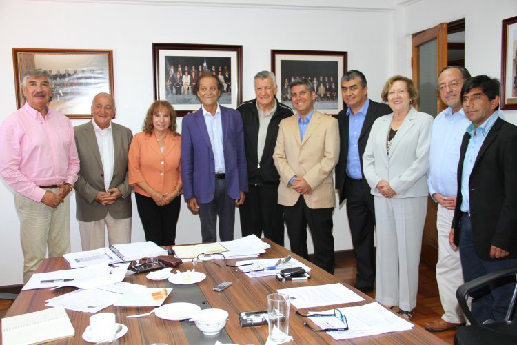 INTENDENTE IBÁÑEZ RECIBE A DIPUTADO ARGENTINO Y EX GOBERNADOR DE SAN JUAN JOSÉ LUIS GIOJA