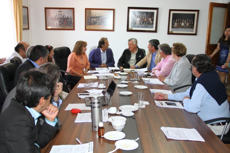 INTENDENTE IBÁÑEZ RECIBE A DIPUTADO ARGENTINO Y EX GOBERNADOR DE SAN JUAN JOSÉ LUIS GIOJA
