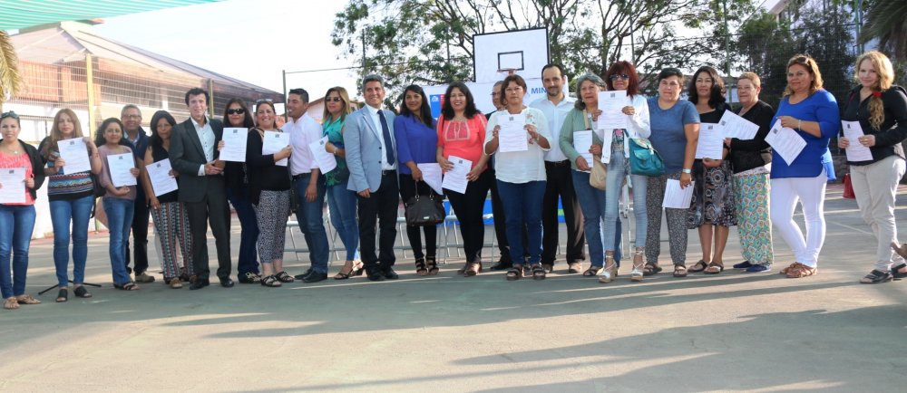 FAMILIAS DE LA SERENA RECIBEN SUBSIDIOS PARA AHORRO ENERGÉTICO Y MEJORAMIENTO DE VIVIENDAS