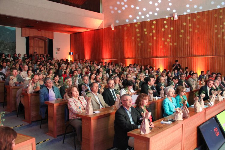 EXPERTOS INTERNACIONALES ACERCAN LA CIENCIA A LA COMUNIDAD EN II CONGRESO DEL FUTURO