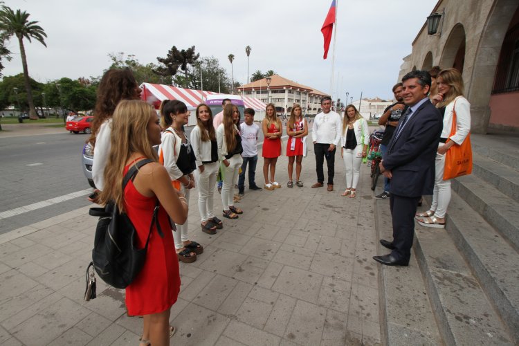 PROMOCIONAN E INVITAN A CHILENOS A LA FIESTA NACIONAL DEL SOL EN SAN JUAN