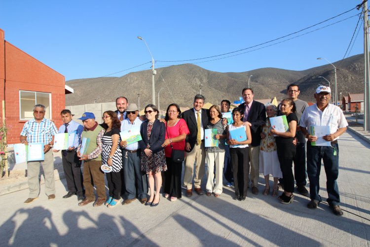 FAMILIAS DE BAQUEDANO RECIBEN SUBSIDIOS PARA ACCEDER A VIVIENDAS EN ZONA SEGURA