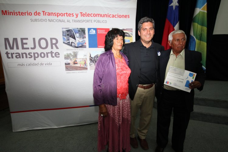 TRABAJADORES DE TAXICOLECTIVOS RECIBEN RECURSOS PARA MODERNIZAR SUS VEHÍCULOS