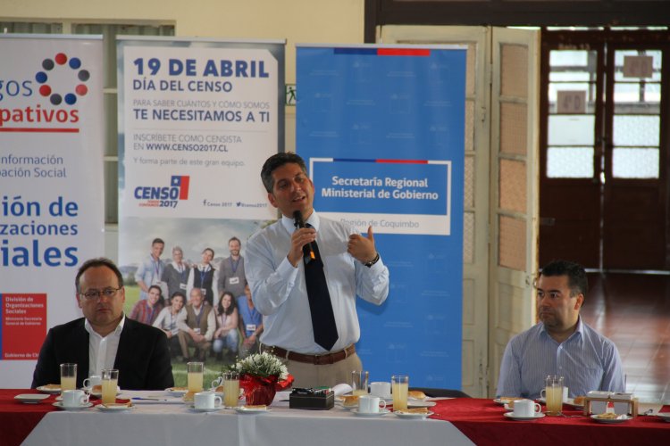 DIRIGENTES SOCIALES DE LA SERENA Y COQUIMBO SE COMPROMETEN A PARTICIPAR EN EL CENSO 2017