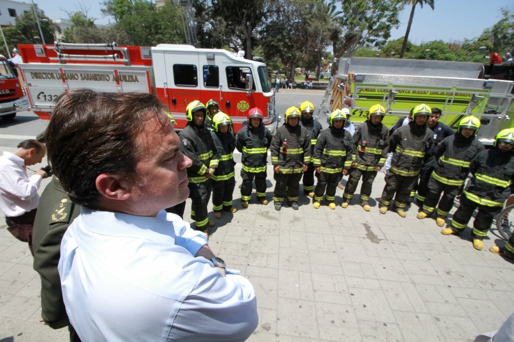 LLEGAN 4 MODERNOS CARROS PARA BOMBEROS FINANCIADOS POR GOBIERNO REGIONAL Y EL MINISTERIO DEL INTERIOR
