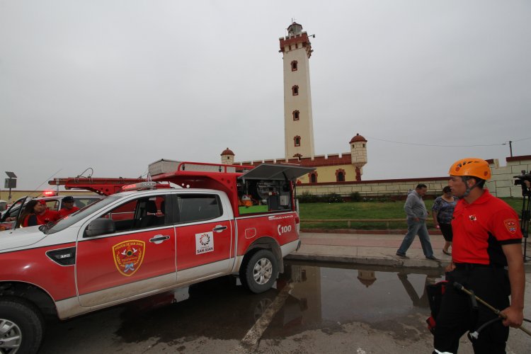 BOMBEROS Y BRIGADISTAS DE SAN JUAN, ARGENTINA, APOYARÁN COMBATE A INCENDIOS FORESTALES