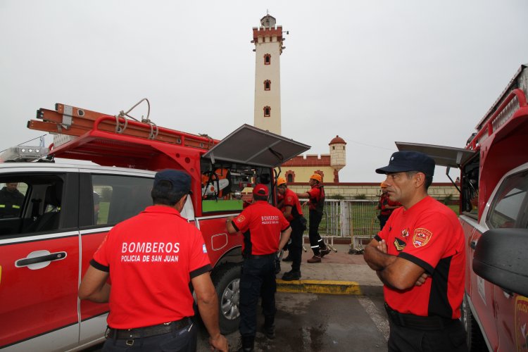 BOMBEROS Y BRIGADISTAS DE SAN JUAN, ARGENTINA, APOYARÁN COMBATE A INCENDIOS FORESTALES