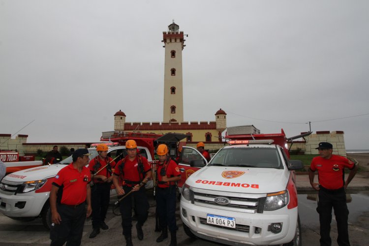 BOMBEROS Y BRIGADISTAS DE SAN JUAN, ARGENTINA, APOYARÁN COMBATE A INCENDIOS FORESTALES