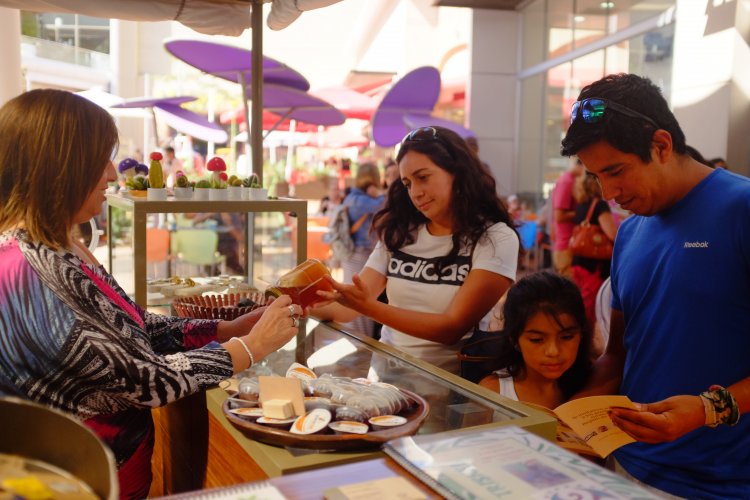 EMPORIO “VALLES Y ESTRELLAS” ACERCA LOS PRODUCTOS REGIONALES A LA COMUNIDAD