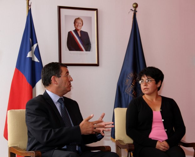 GOBIERNO ENTREGA SUBSIDIO ESPECIAL DE VIVIENDA A VECINA DE LA SERENA