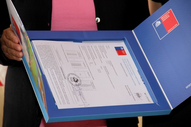 GOBIERNO ENTREGA SUBSIDIO ESPECIAL DE VIVIENDA A VECINA DE LA SERENA