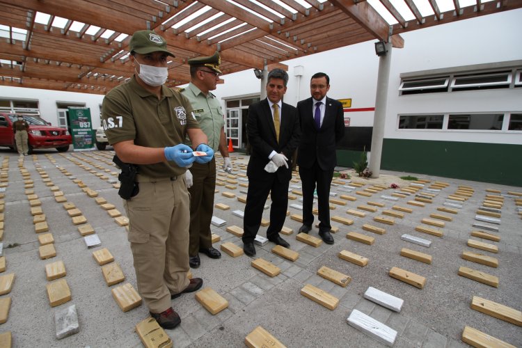 GOBIERNO COORDINA OPERATIVOS POLICIALES E INCAUTA MÁS DE 800 KILOS DE DROGAS